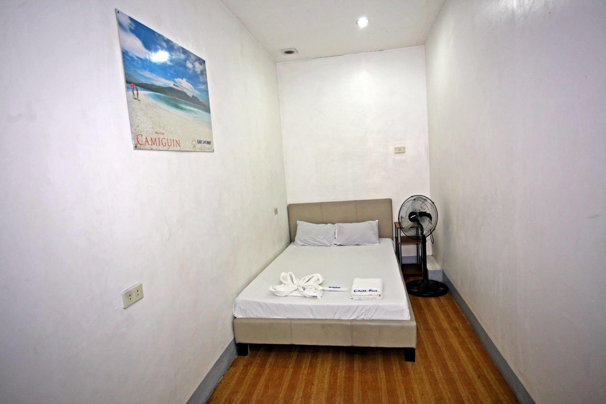 Chill-Out Guesthouse Manila Exterior photo